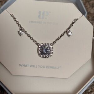 New OG necklace stunning and simple